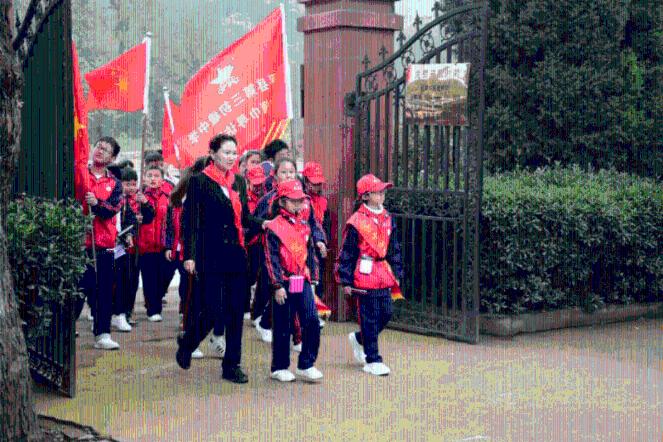 @重庆人!加车加班延时!除夕及春节期间看“灯光秀”回家不愁~